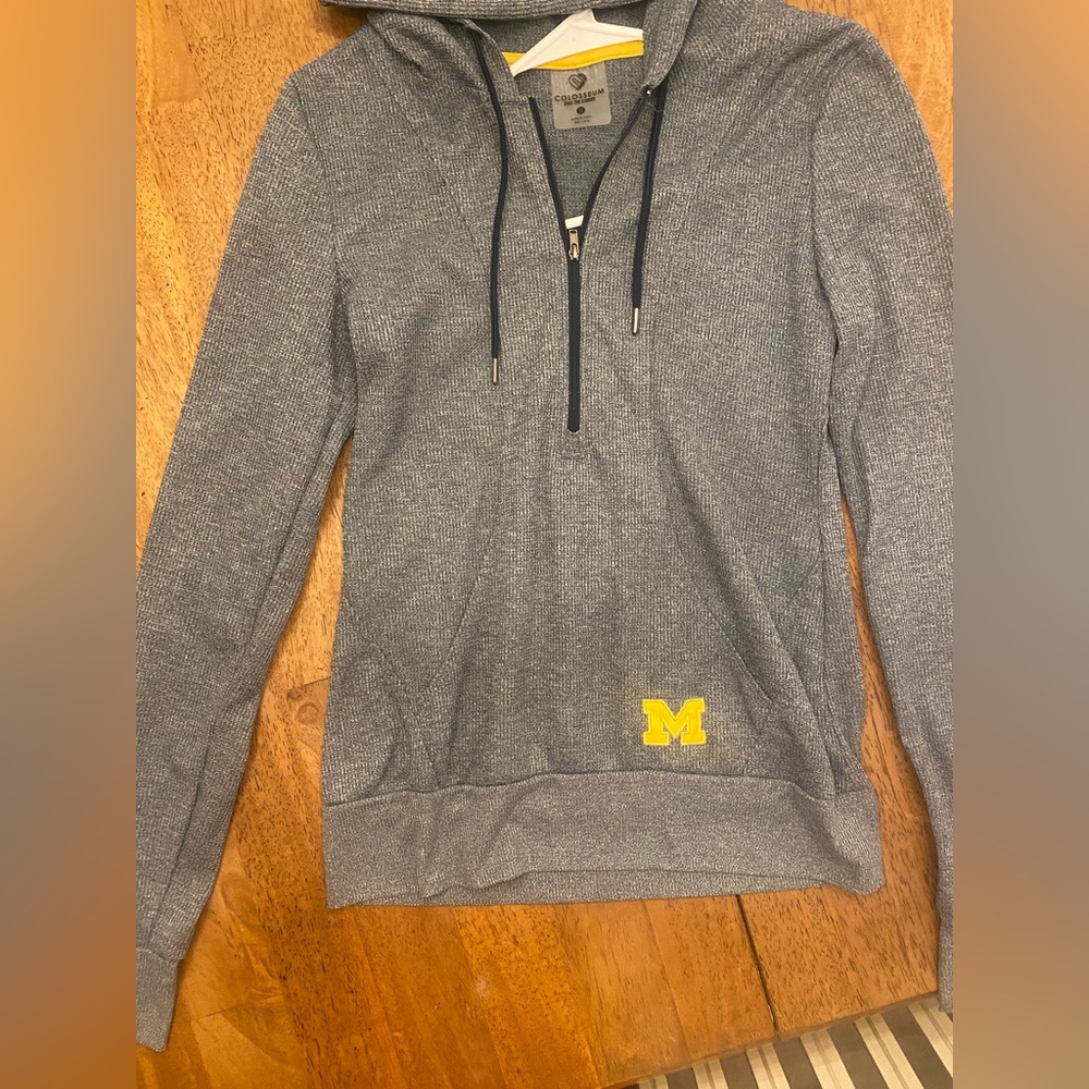 Women’s University of Michigan Quarter Zip jacket - size small